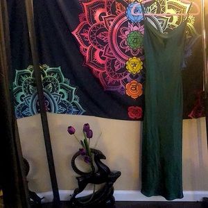 Elegant Satin dress 🍃 Size: Small | Color: Hunter Green